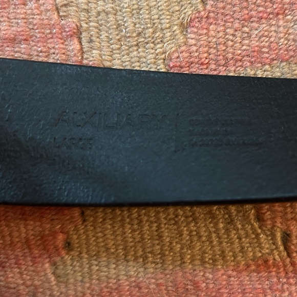 Aritzia is auxiliary black leather belt size Large - Picture 3 of 3